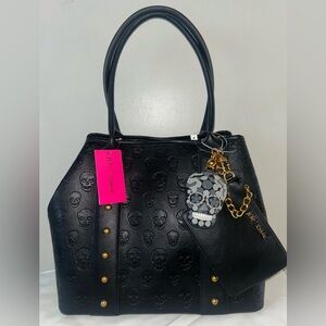 NEW! NWT BETSEY JOHNSON Large Skull Embossed Studded XOSTUDDY Tote Bag Black